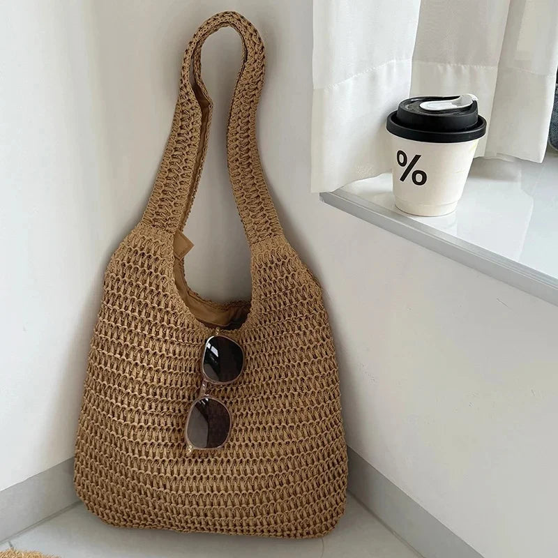Summer Loop — Woven Rattan Shoulder Bag