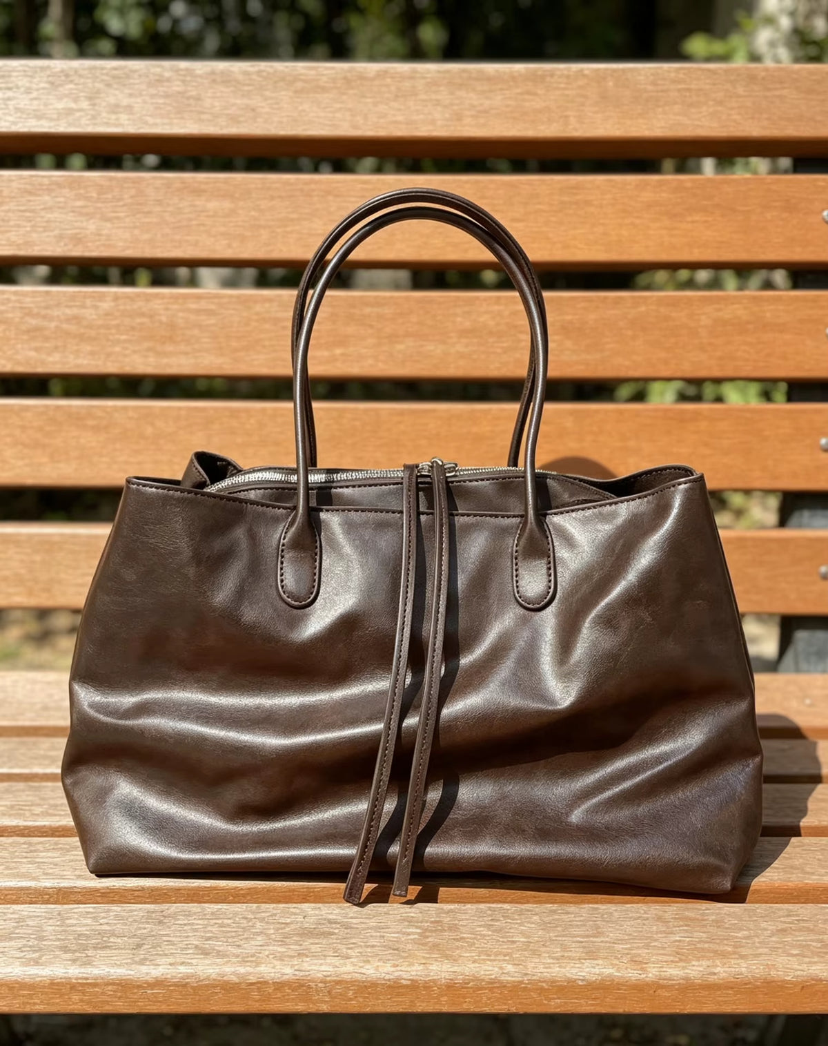 Atelier — Sculptural Shoulder Tote