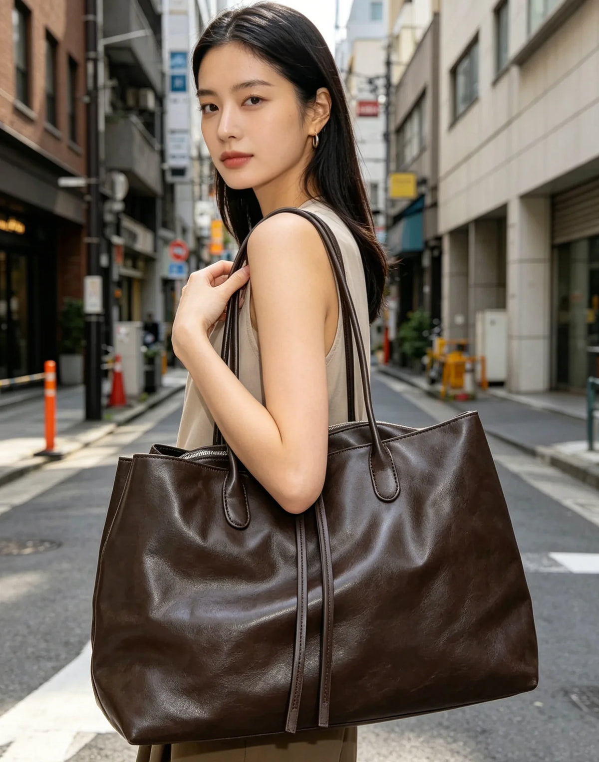 Atelier — Sculptural Shoulder Tote
