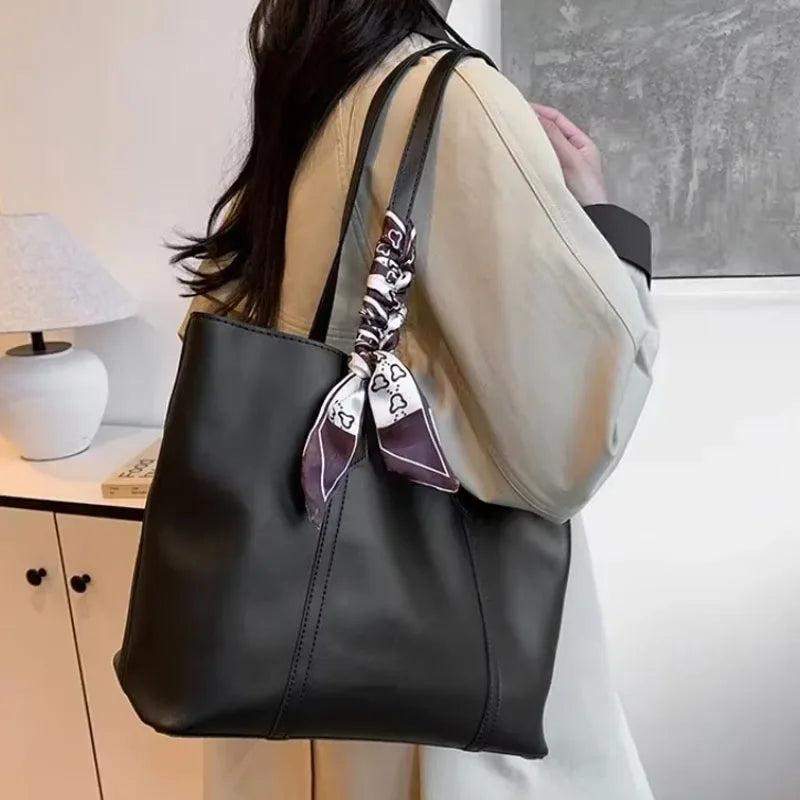 Contour — Contrast-Trim Shoulder Tote