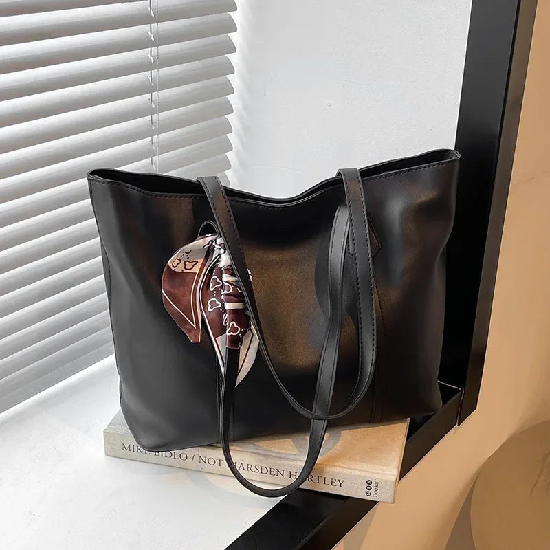 Contour — Contrast-Trim Shoulder Tote