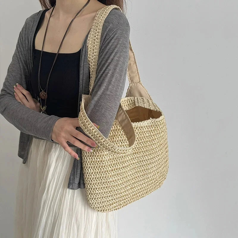 Summer Loop — Woven Rattan Shoulder Bag